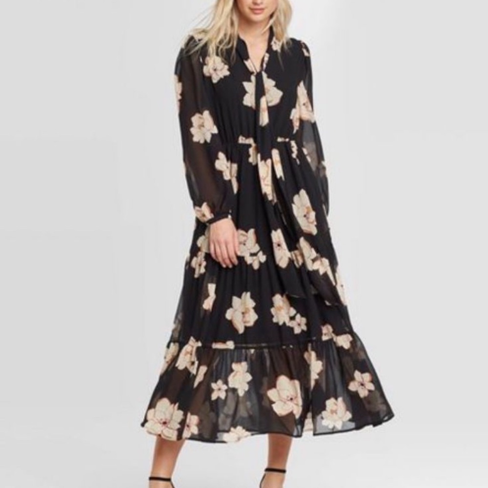 Who What Wear Black Maxi Dress with Cream Floral Print